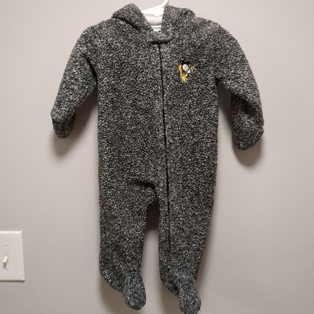 Pittsburgh Penguins Gray Sherpa Fleece Hooded Footed Sleeper Baby 3/6 Months